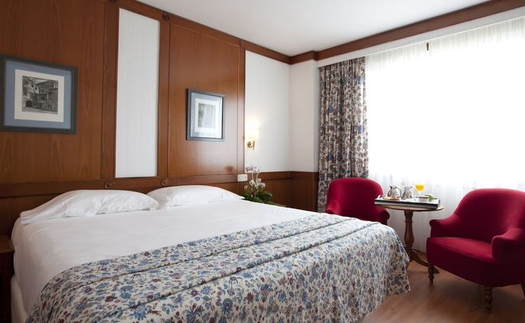 Imagen de la habitación del Hotel Santemar. Foto 11