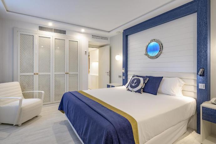 Imagen de la habitación del Hotel Santemar. Foto 8