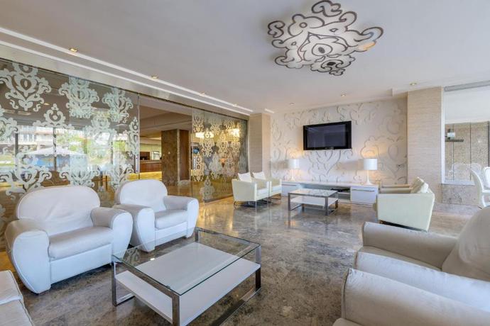 Imagen de los interiores del Hotel Santemar. Foto 20