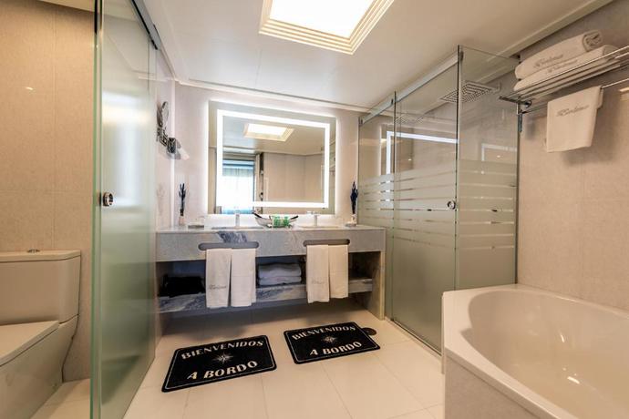 Imagen de la habitación del Hotel Santemar. Foto 12