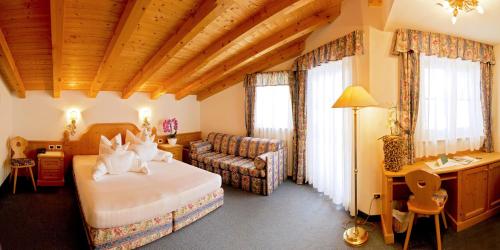 Imagen de la habitación del Hotel Santeshotel. Foto 7