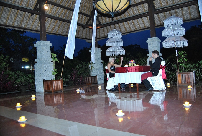 Imagen del bar/restaurante del Hotel Santi Mandala Villa and Spa - Chse Certified. Foto 4