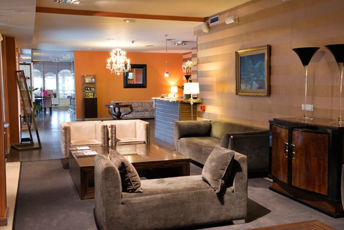 Imagen de los interiores del Hotel Santiago Apostol. Foto 12