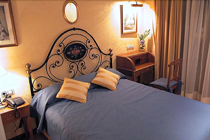 Imagen de la habitación del Hotel Santiago, Benavente. Foto 10