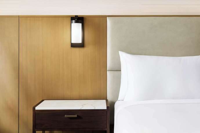 Imagen de la habitación del Hotel Santiago, Curio Collection by Hilton. Foto 3