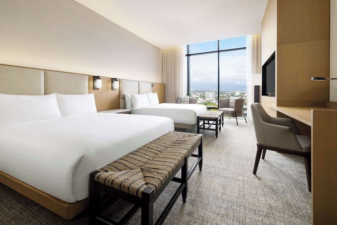 Imagen de la habitación del Hotel Santiago, Curio Collection by Hilton. Foto 6