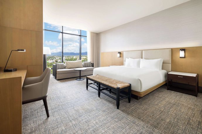 Imagen de la habitación del Hotel Santiago, Curio Collection by Hilton. Foto 10