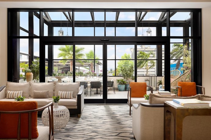 Imagen de los interiores del Hotel Santiago, Curio Collection by Hilton. Foto 12