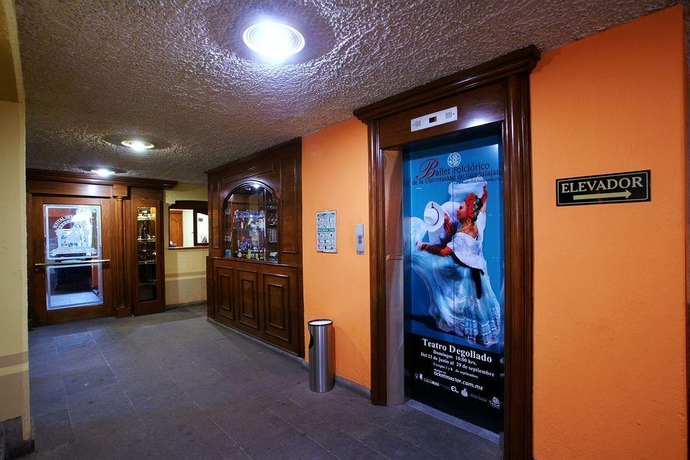 Imagen general del Hotel Santiago De Compostela. Foto 10