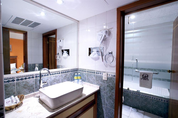 Imagen general del Hotel Santiago De Compostela. Foto 12