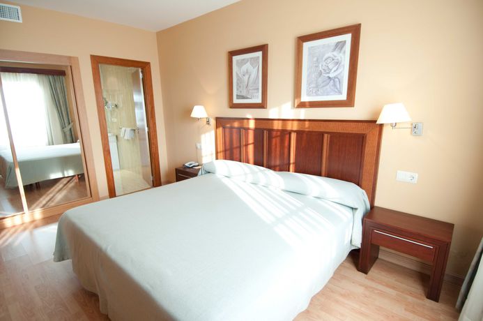 Imagen de la habitación del Hotel Santiago De León. Foto 2