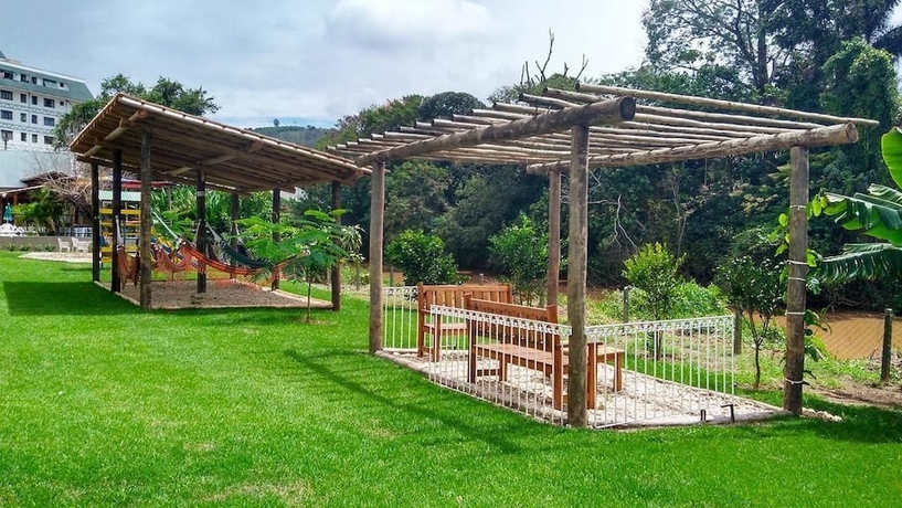 Imagen de los exteriores del Hotel Santiago, Lind&oacute;ia. Foto 10