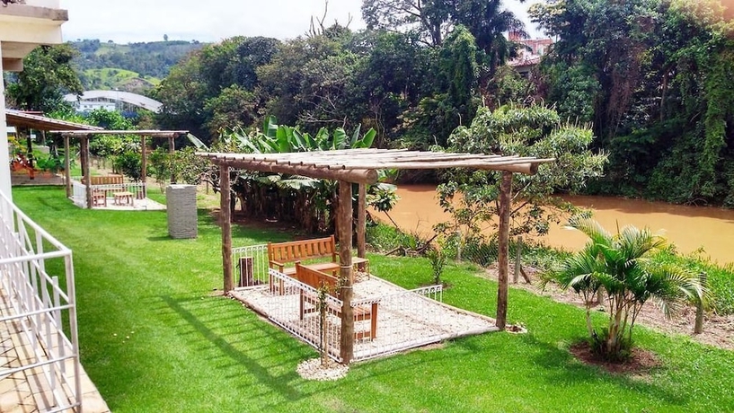 Imagen de los exteriores del Hotel Santiago, Lind&oacute;ia. Foto 12