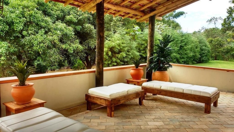 Imagen de los exteriores del Hotel Santiago, Lind&oacute;ia. Foto 14