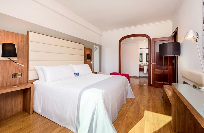 Imagen de la habitación del Hotel Santiago Plaza Affiliated by Meli&aacute;. Foto 8