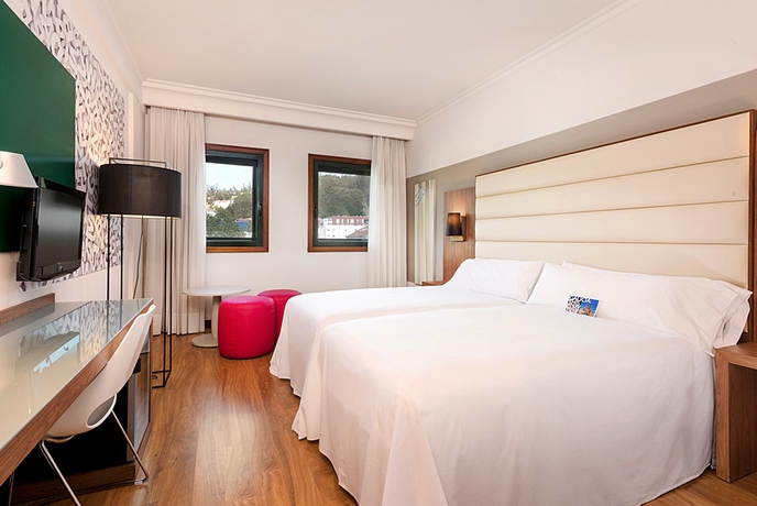 Imagen de la habitación del Hotel Santiago Plaza Affiliated by Meli&aacute;. Foto 9