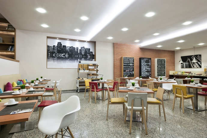 Imagen del bar/restaurante del Hotel Santiago Plaza Affiliated by Meli&aacute;. Foto 3