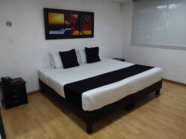 Imagen de la habitación del Hotel Santiago Plaza, Bogot&aacute;. Foto 7