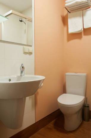 Imagen de la habitación del Hotel Santiago, Vagos. Foto 15