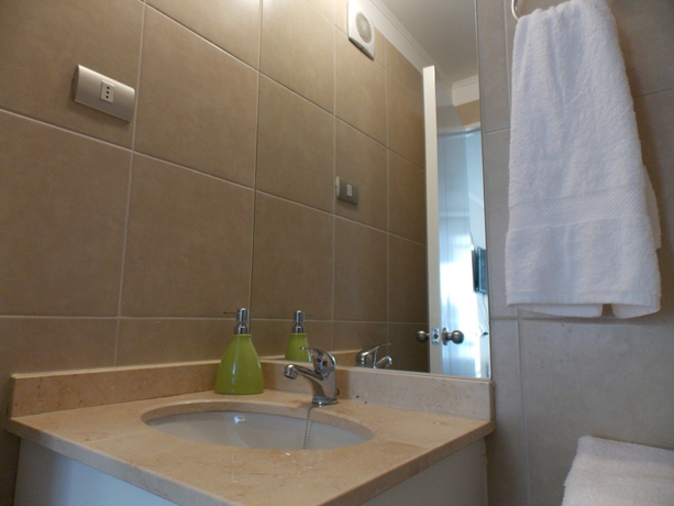 Imagen de la habitación del Hotel Santiago World Apartments. Foto 9