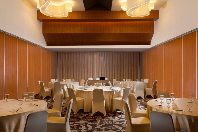 Imagen de los interiores del Hotel Santika Banyuwangi. Foto 12