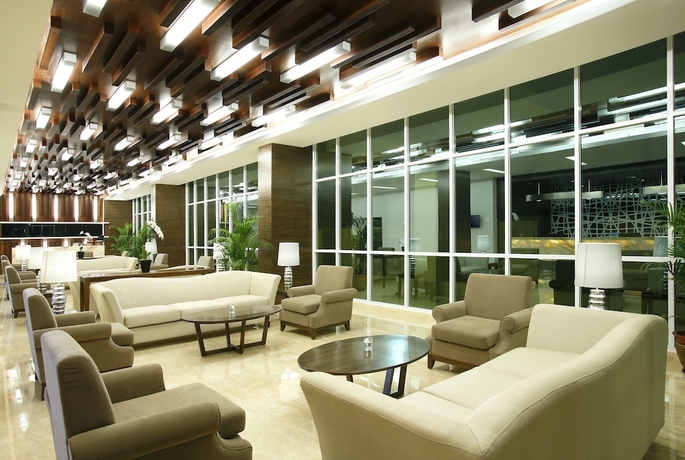 Imagen de los interiores del Hotel Santika Cikarang. Foto 15
