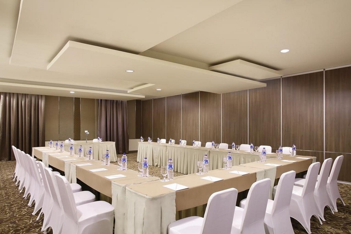 Imagen general del Hotel Santika Depok. Foto 5