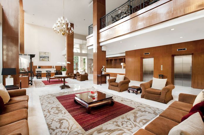 Imagen de los interiores del Hotel Santika Jemursari. Foto 12