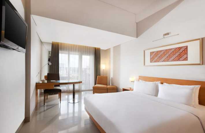 Imagen de la habitación del Hotel Santika Jemursari. Foto 9