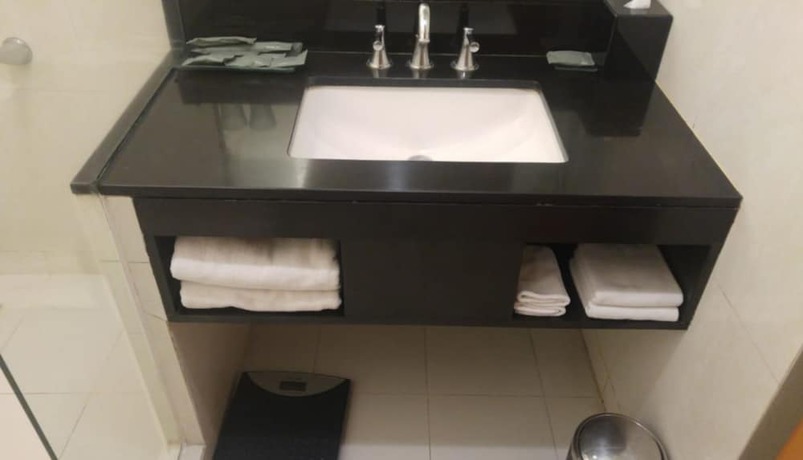 Imagen de la habitación del Hotel Santika Jemursari. Foto 10