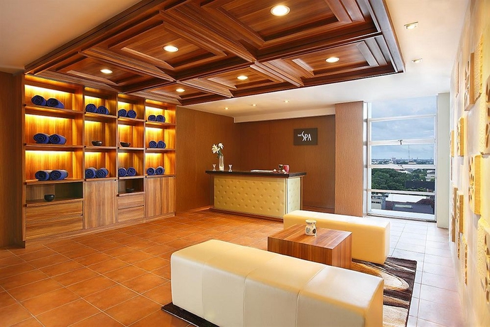 Imagen de los interiores del Hotel Santika Makassar - Chse Certified. Foto 13
