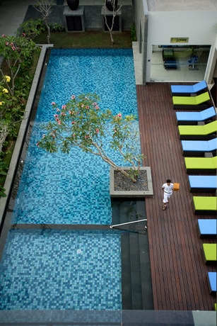 Imagen de la piscina del Hotel Santika Mataram - Lombok. Foto 7