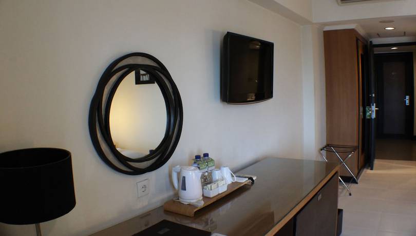 Imagen de la habitación del Hotel Santika Pandegiling Surabaya - Chse Certified. Foto 7