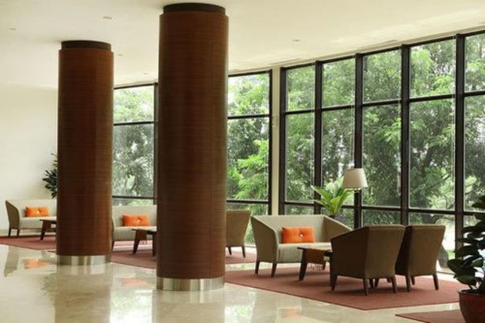 Imagen de los interiores del Hotel Santika Premiere Bintaro. Foto 10