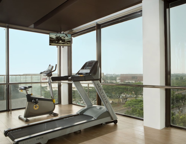 Imagen de los interiores del Hotel Santika Premiere Bintaro. Foto 11