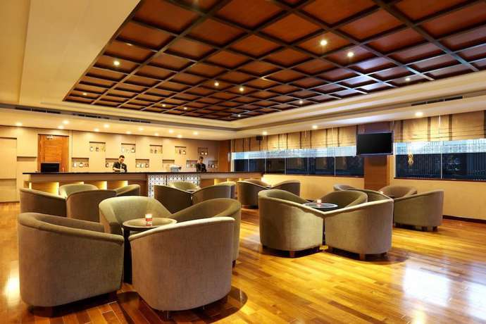Imagen del bar/restaurante del Hotel Santika Premiere Gubeng - Surabaya. Foto 2