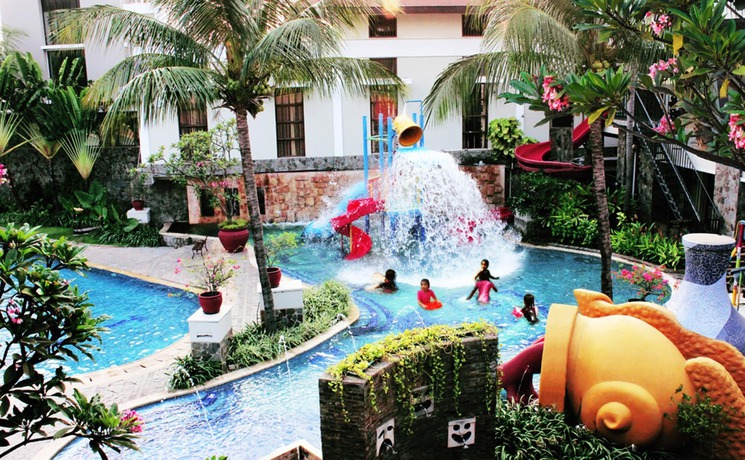 Imagen de los exteriores del Hotel Santika Premiere Kota Harapan Indah. Foto 7
