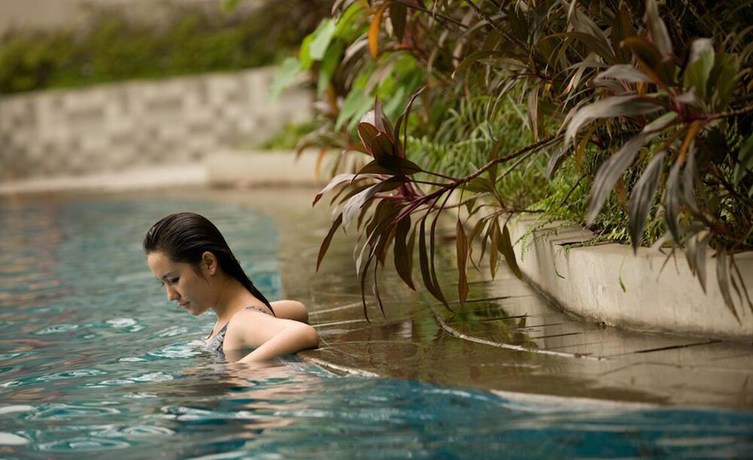 Imagen de la piscina del Hotel Santika Premiere Slipi Jakarta - Chse Certified. Foto 14