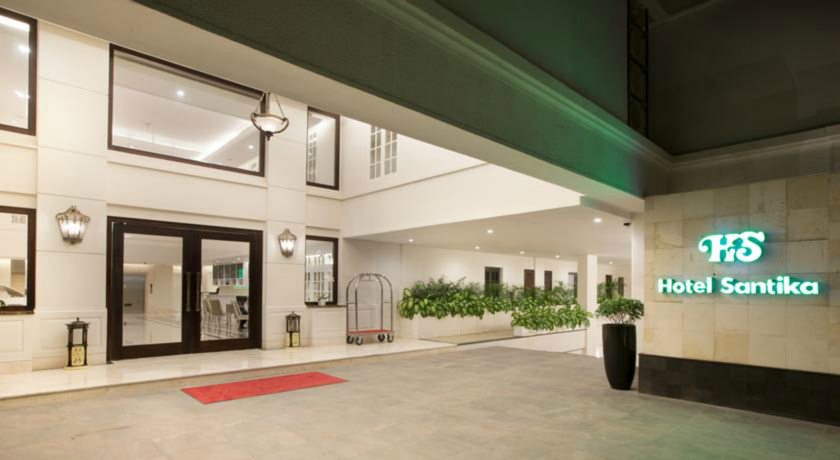 Imagen de los interiores del Hotel Santika Seminyak - Chse Certified. Foto 17