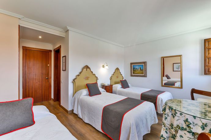Imagen de la habitación del Hotel Santillana. Foto 3