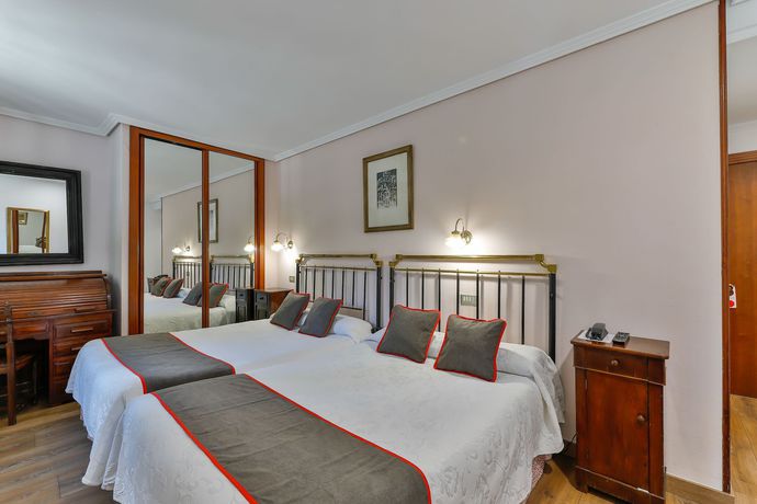 Imagen de la habitación del Hotel Santillana. Foto 4