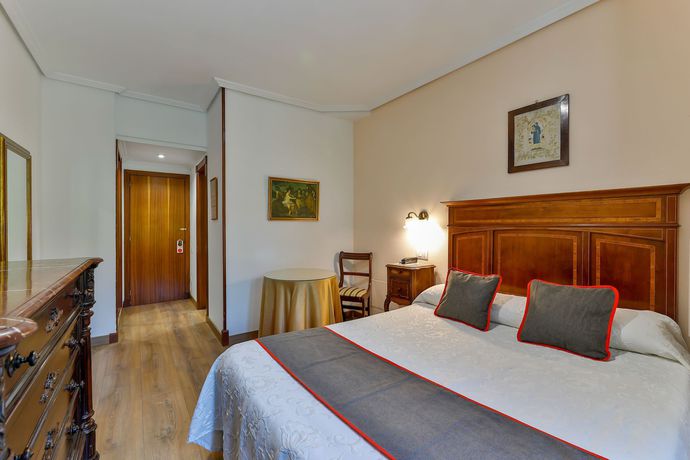 Imagen de la habitación del Hotel Santillana. Foto 5