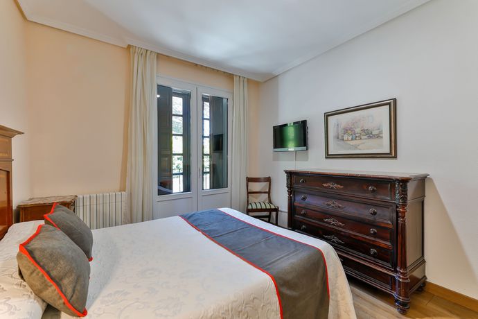 Imagen de la habitación del Hotel Santillana. Foto 14