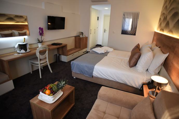 Imagen de la habitación del Hotel Santiny and Restaurant. Foto 7