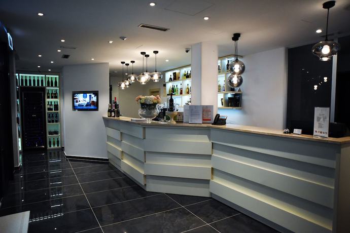 Imagen de los interiores del Hotel Santiny and Restaurant. Foto 13