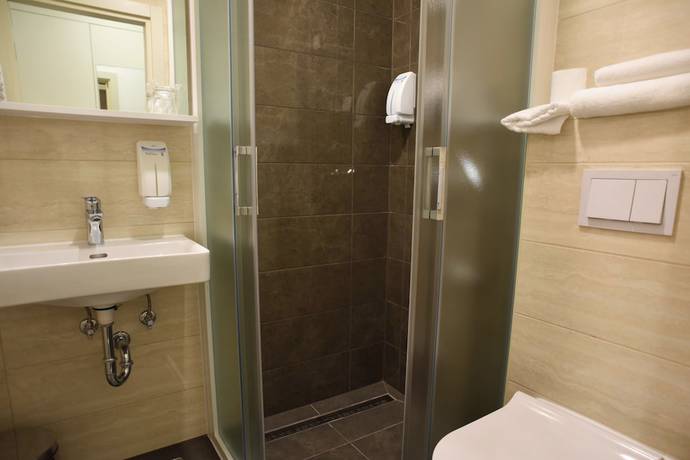 Imagen de la habitación del Hotel Santiny and Restaurant. Foto 10