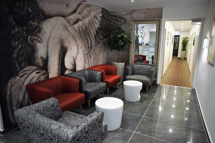 Imagen de los interiores del Hotel Santiny and Restaurant. Foto 16