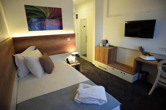 Imagen de la habitación del Hotel Santiny and Restaurant. Foto 11