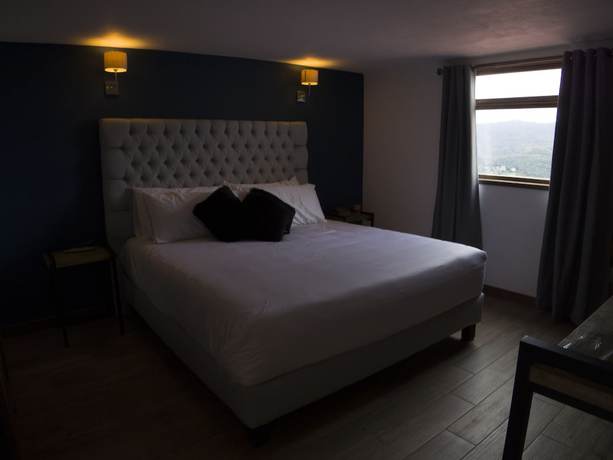 Imagen de la habitación del Hotel Santiurde. Foto 9