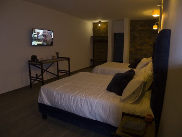 Imagen de la habitación del Hotel Santiurde. Foto 15